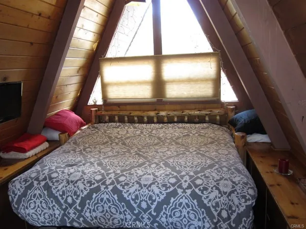 $1,950 | 317 East Mountain View Boulevard, Big Bear City, CA 92314
