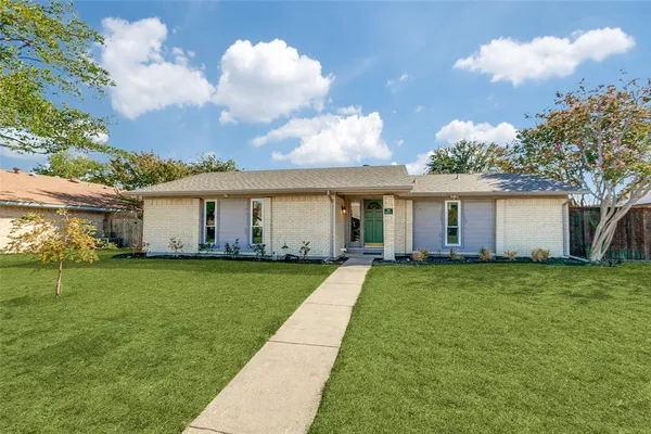$2,300 | 2118 Oak Brook Drive, Richardson, TX 75081