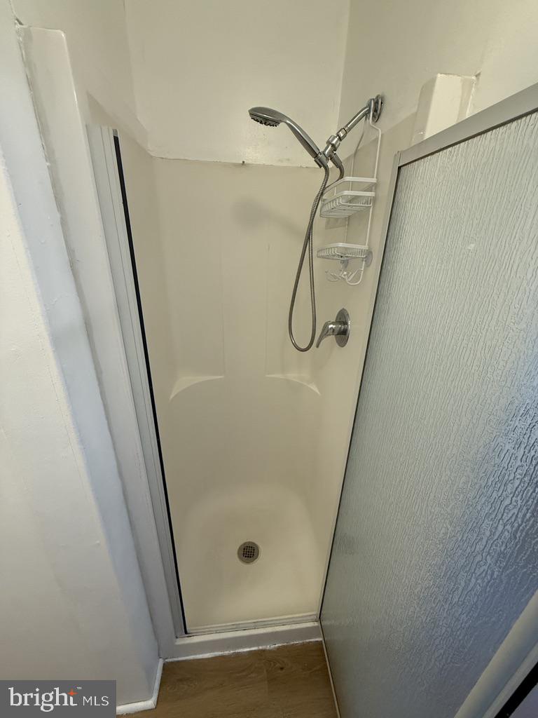 402 North Springfield Road Clifton Heights, PA 19018 - Photo 9 of 11 Compact and modern shower space.