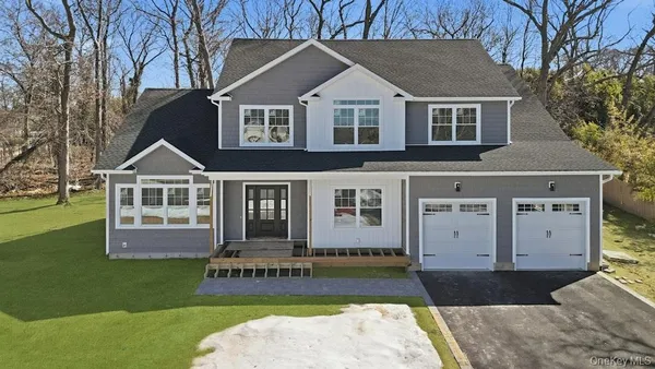 $1,199,990 | 1 Lotto Court, Lake Grove, NY 11755