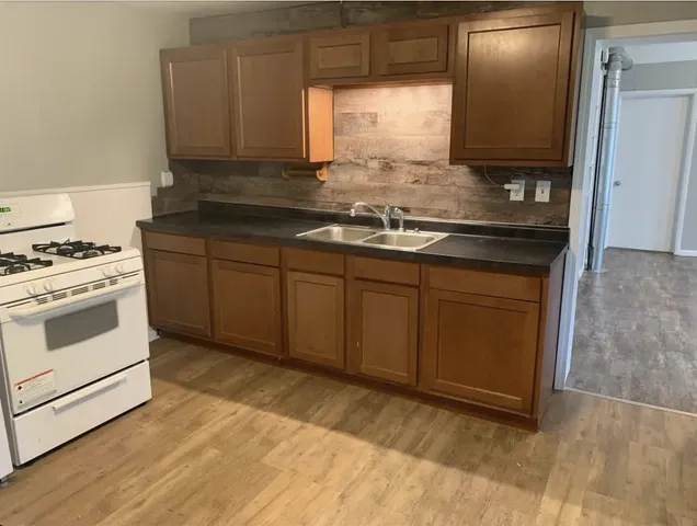 $184,900 | 503 Forest Street North, St. Paul, MN 55106