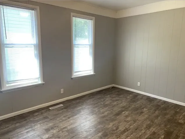 $184,900 | 503 Forest Street North, St. Paul, MN 55106