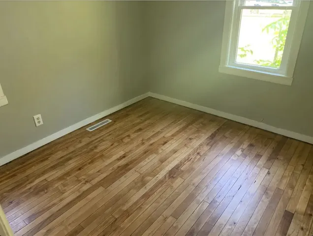 $184,900 | 503 Forest Street North, St. Paul, MN 55106