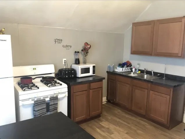 $184,900 | 503 Forest Street North, St. Paul, MN 55106