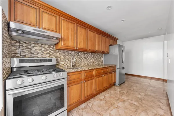 $465,000 | 1180 Ocean Parkway, Unit 3E | Midwood