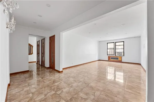 $465,000 | 1180 Ocean Parkway, Unit 3E | Midwood