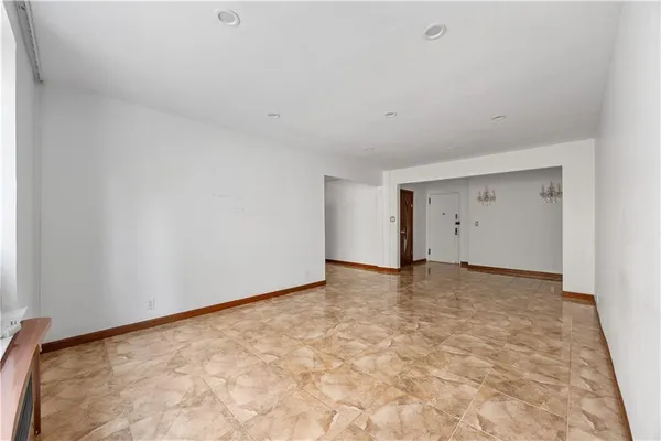 $465,000 | 1180 Ocean Parkway, Unit 3E | Midwood