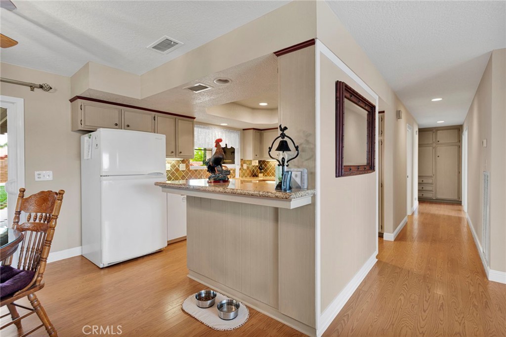 20115 Shoshonee Road Apple Valley, CA 92307 - Photo 16 of 56