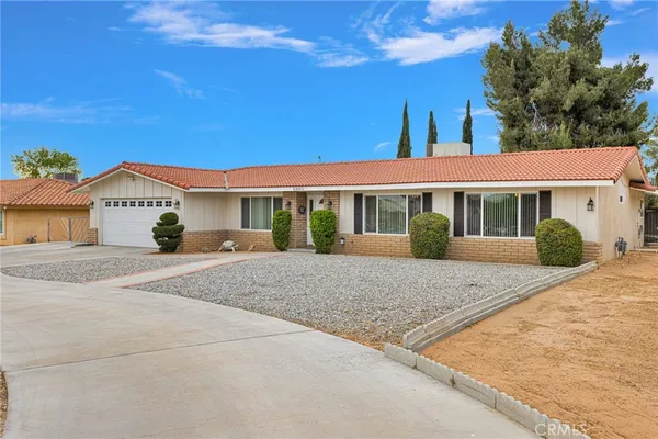 $569,000 | 20115 Shoshonee Road, Apple Valley, CA 92307