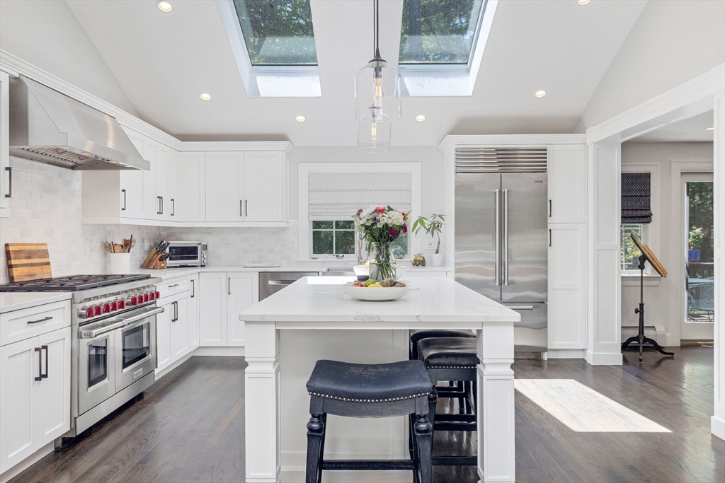 24 Constitution Road Lexington, MA 02421 - Photo 4 of 40