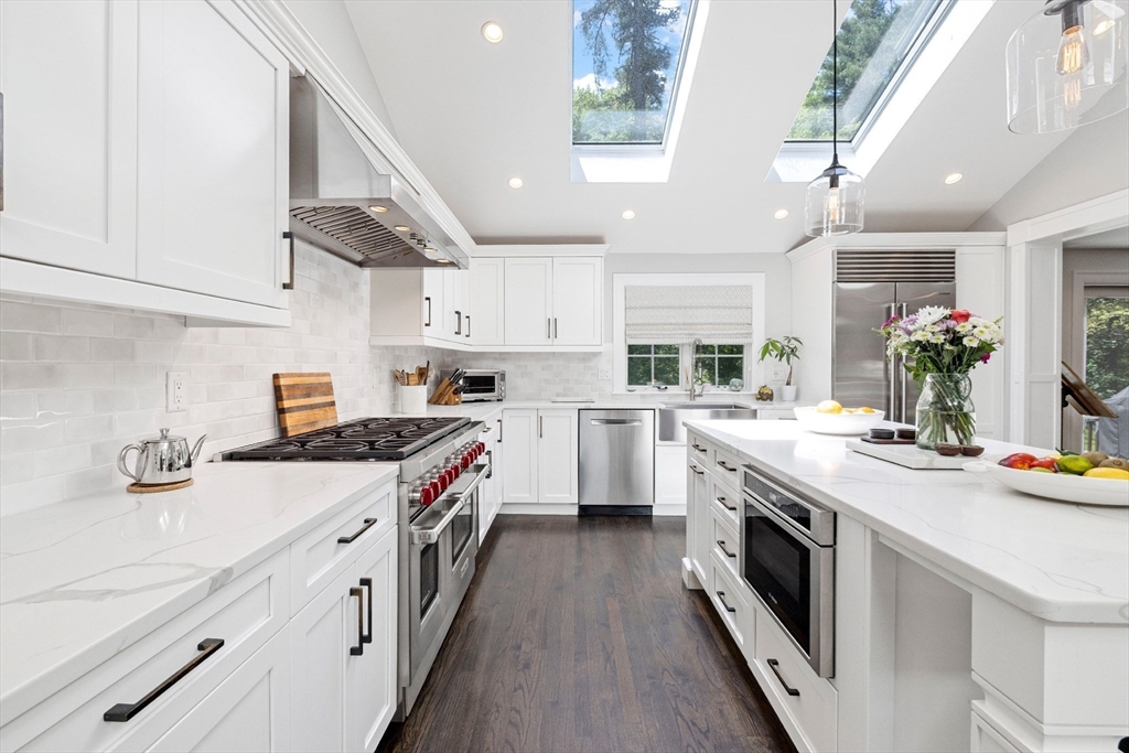 24 Constitution Road Lexington, MA 02421 - Photo 5 of 40