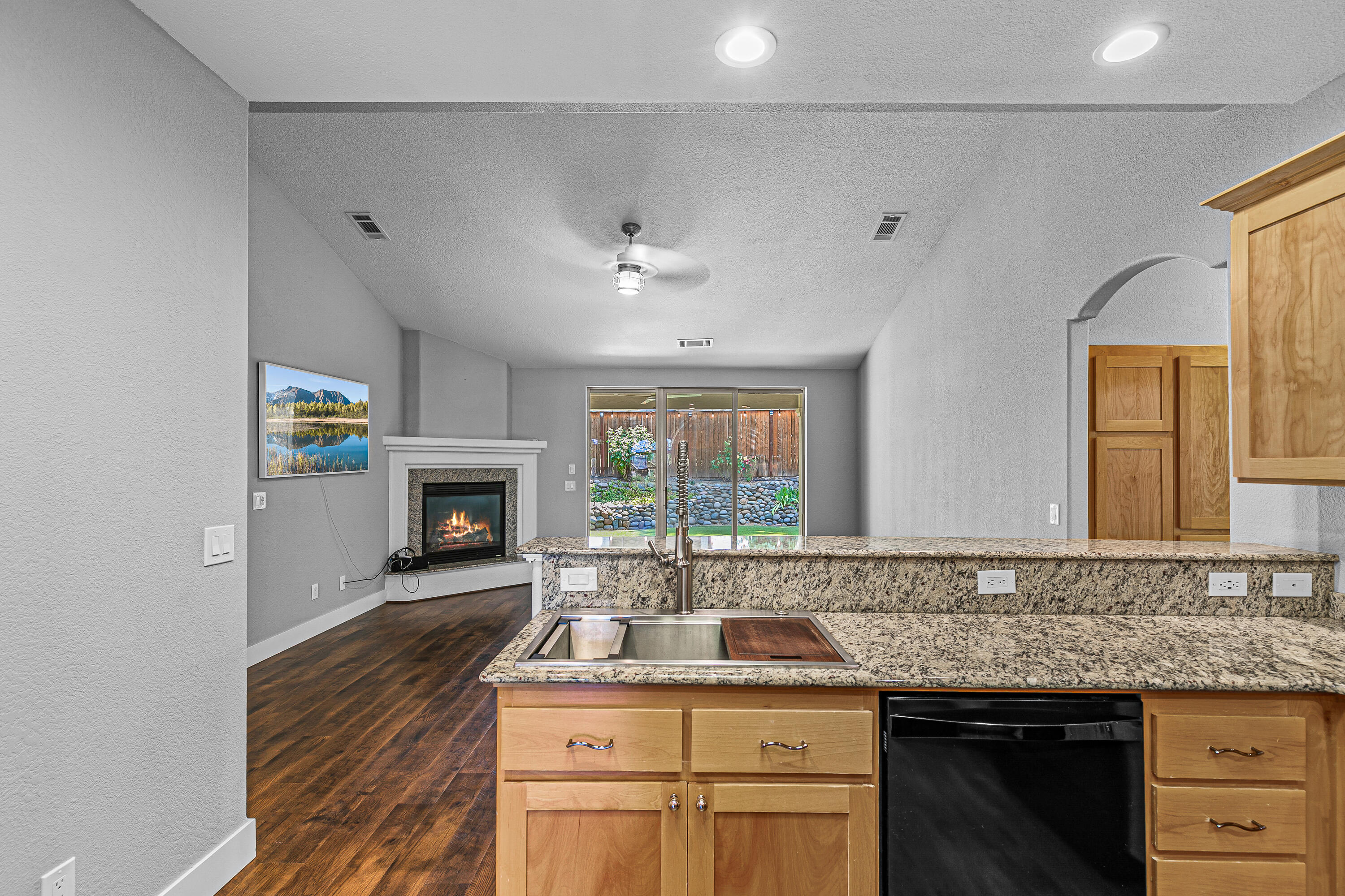 1508 Summit Ridge Circle Medford, OR 97504 - Photo 13 of 31 9R9A3674