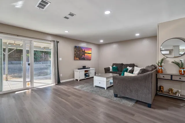 $459,000 | 10732 Paiute Way, Rancho Cordova, CA 95670