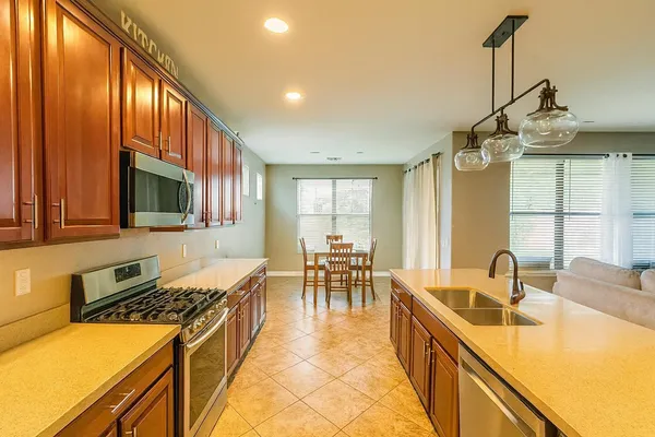 $3,200 | 15697 West Westview Drive, Goodyear, AZ 85395