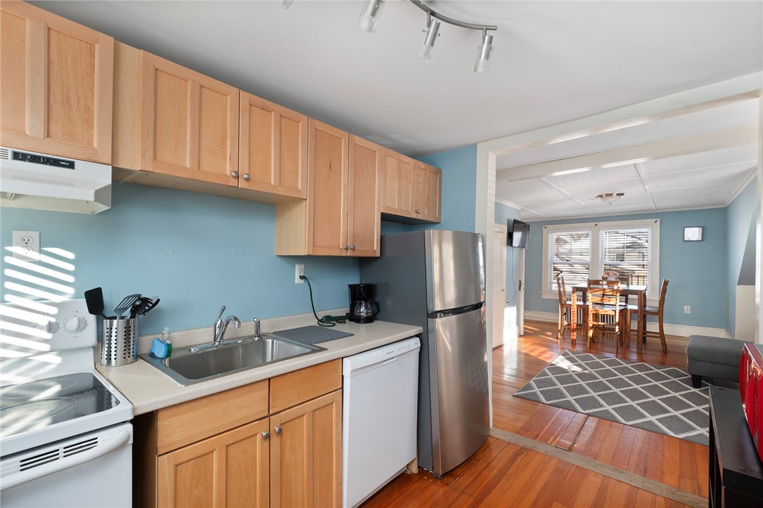 21 Spring Street, Unit 3 Newport, RI 02840 - Photo 3 of 25