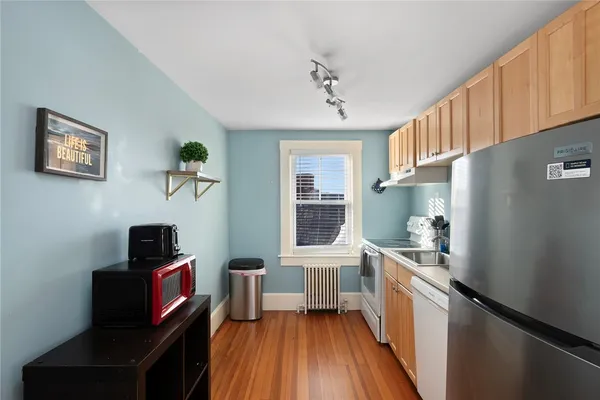 $750,000 | 21 Spring Street, Unit 3, Newport, RI 02840