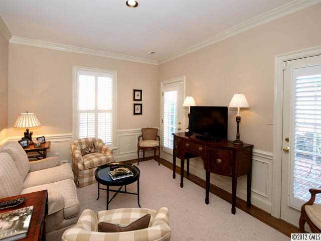 2855 Sharon View Road, Unit 3D Charlotte, NC 28210 - Photo 4 of 16 Gallery Image 4