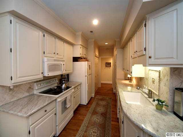 2855 Sharon View Road, Unit 3D Charlotte, NC 28210 - Photo 6 of 16 Gallery Image 6