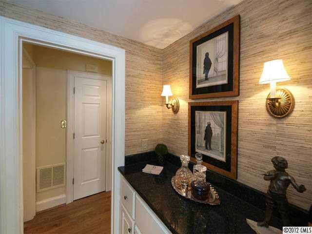 2855 Sharon View Road, Unit 3D Charlotte, NC 28210 - Photo 7 of 16 Gallery Image 7