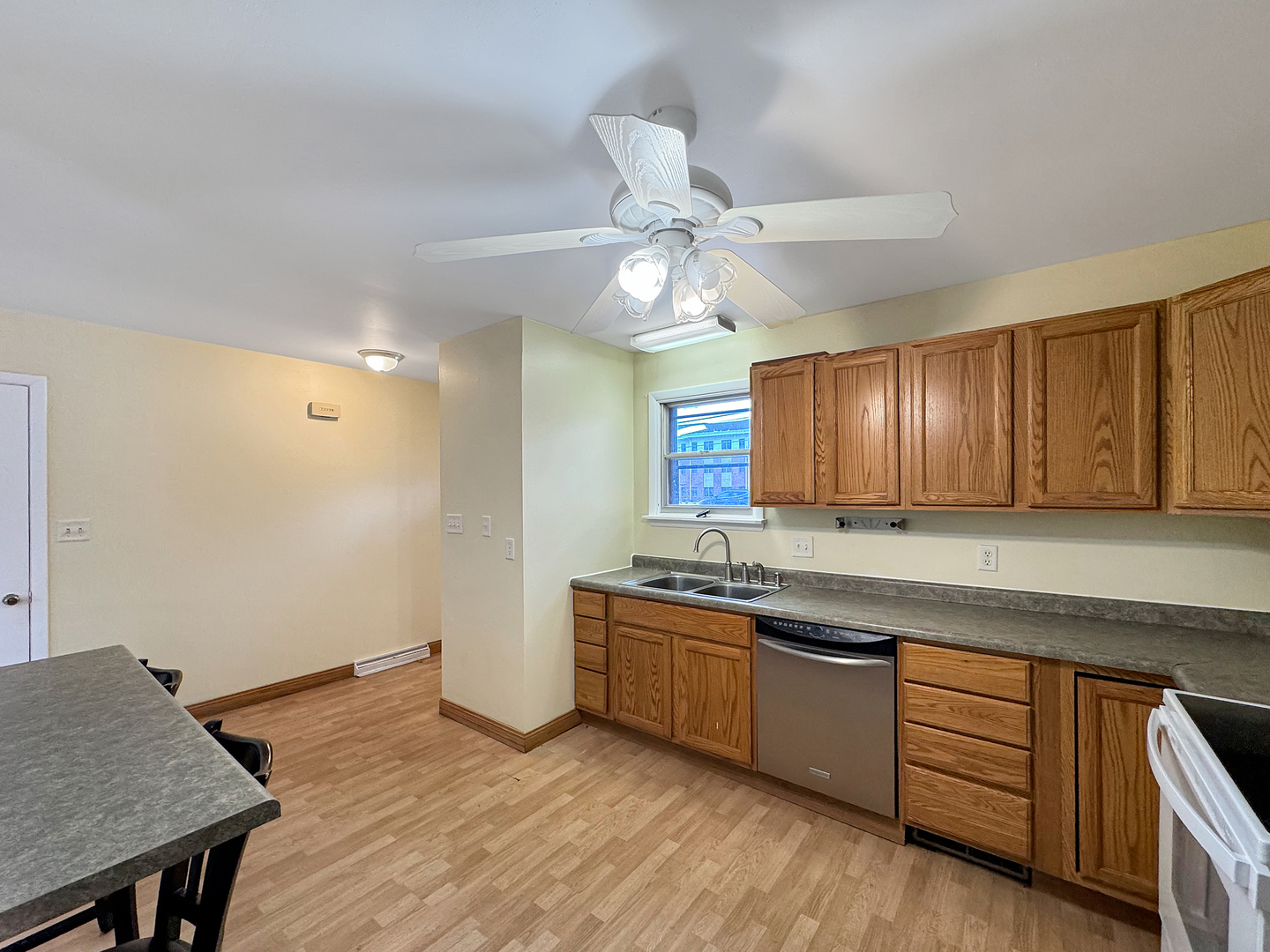 1623 West Pearl City Road Freeport, IL 61032 - Photo 3 of 22 Gallery Image 3