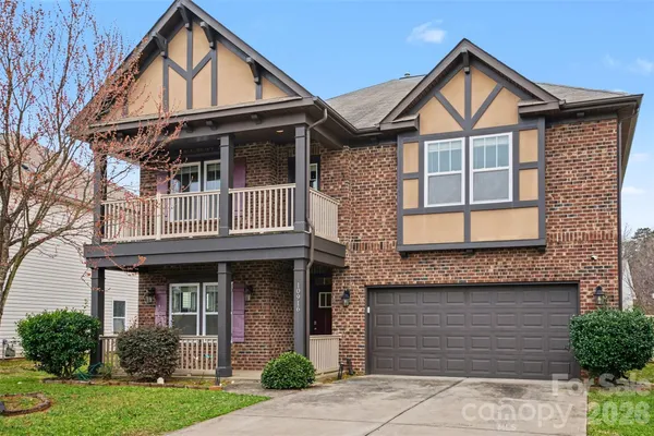 $525,000 | 10916 Tower Oak Drive, Charlotte, NC 28269