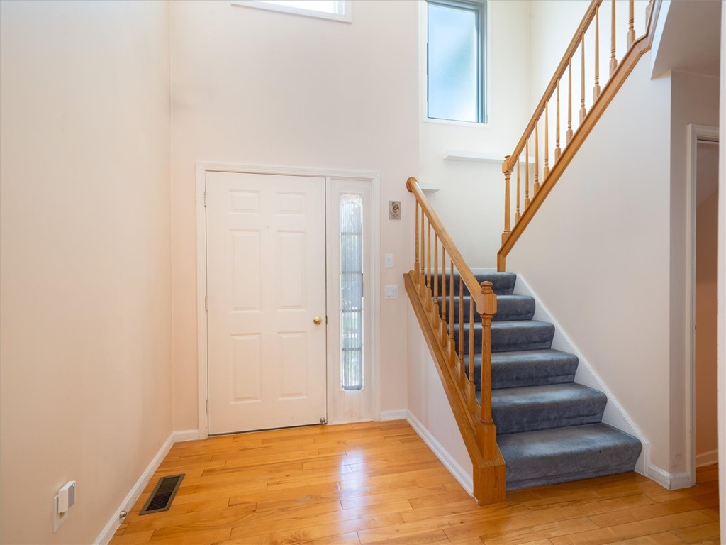 76 Brittany Circle Brighton, NY 14618 - Photo 2 of 21