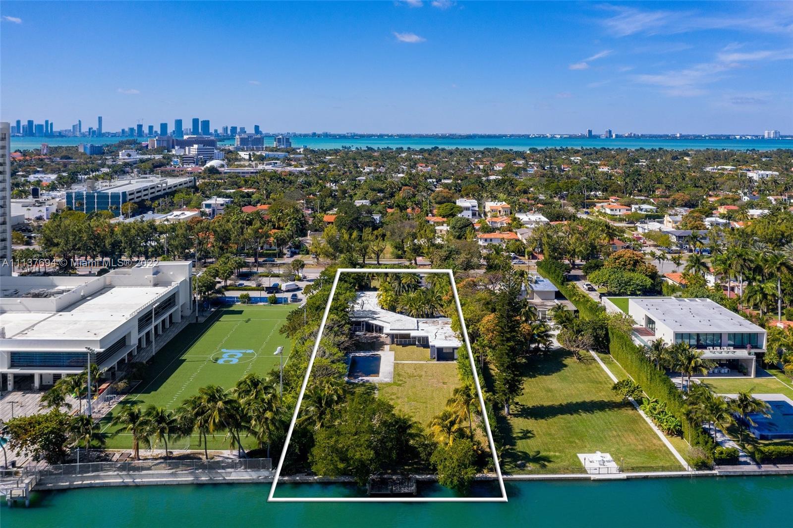 4333 Pine Tree Drive Miami Beach, FL 33140 - Photo 2 of 6