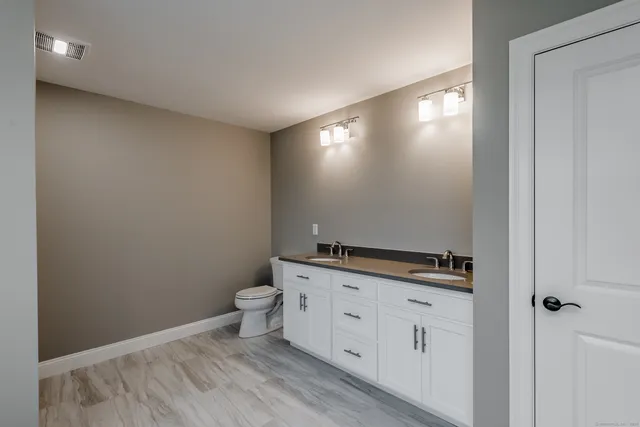 $846,440 | 365 Hillstown Road, Manchester, CT 06040