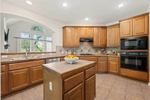 $1,025,000 | 2320 Via Cordova Court, Austin, TX 78732