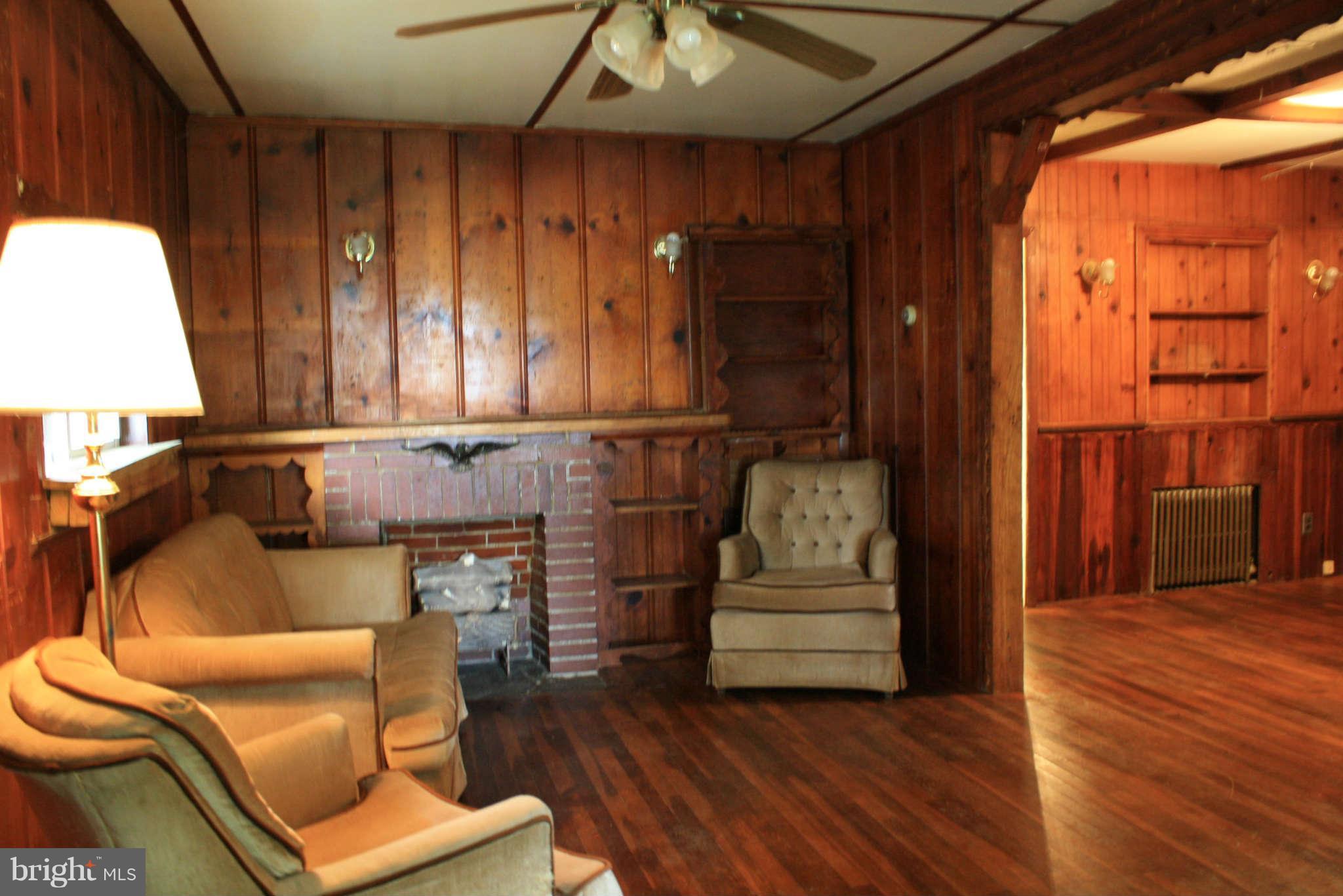 8021 Highpoint Road Baltimore, MD 21234 - Photo 2 of 30 Living Room