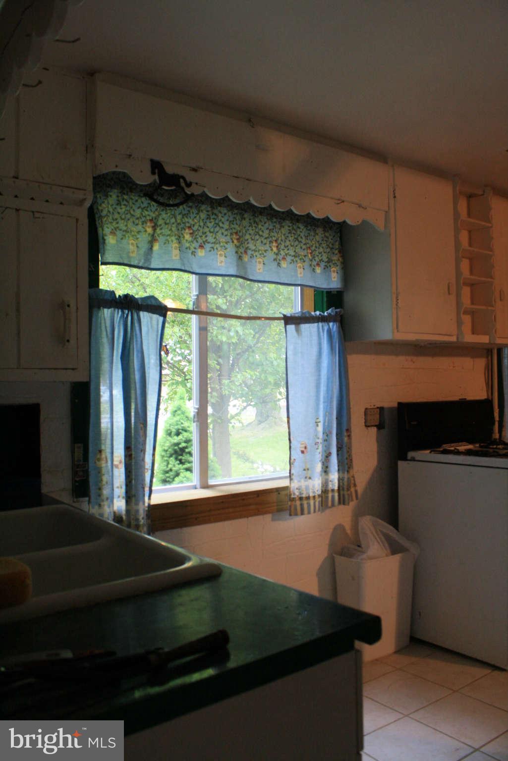 8021 Highpoint Road Baltimore, MD 21234 - Photo 5 of 30 Kitchen