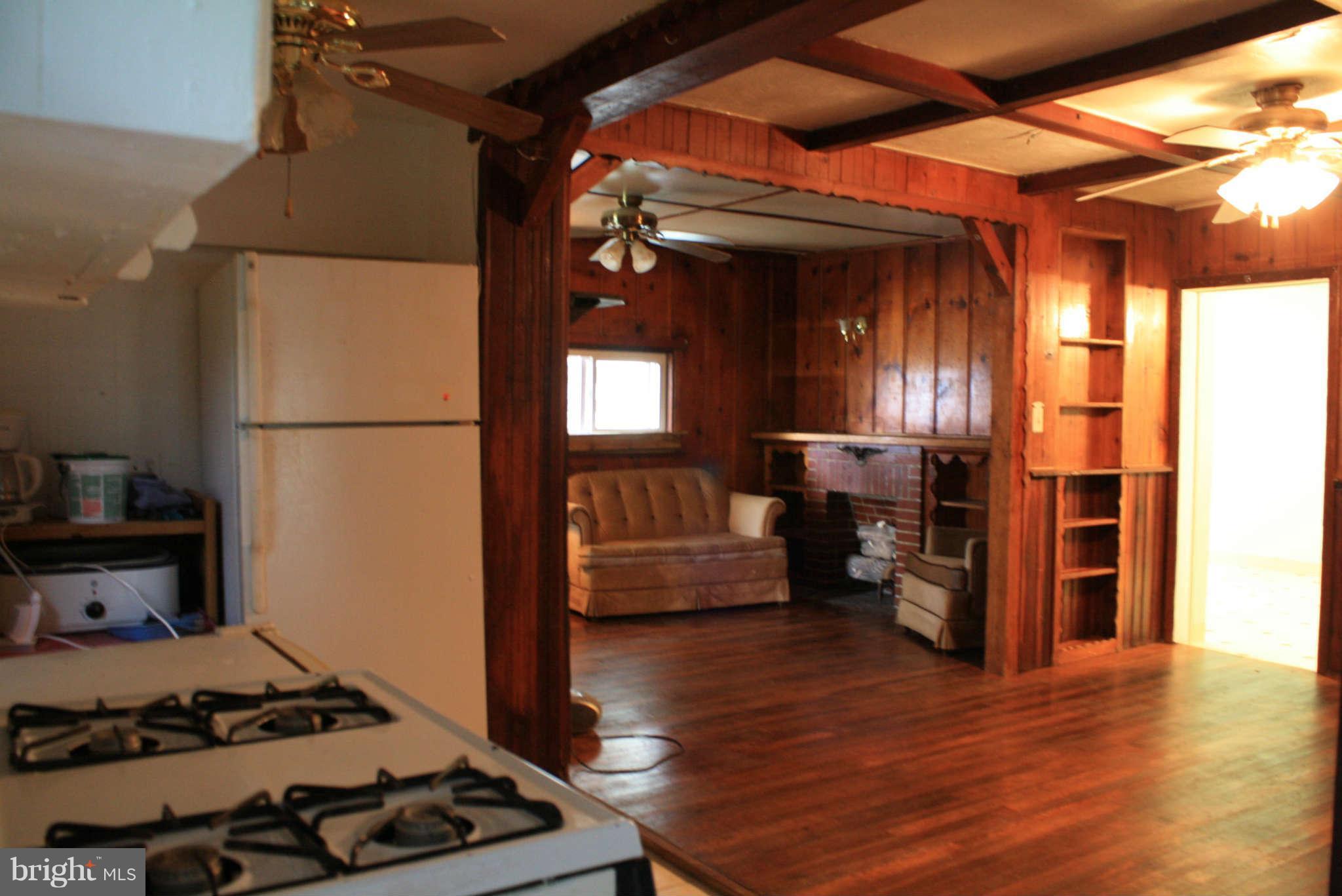 8021 Highpoint Road Baltimore, MD 21234 - Photo 7 of 30 Interior (General)