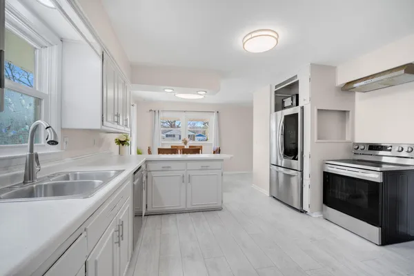 $320,000 | 4570 North 101st Street, Wauwatosa, WI 53225