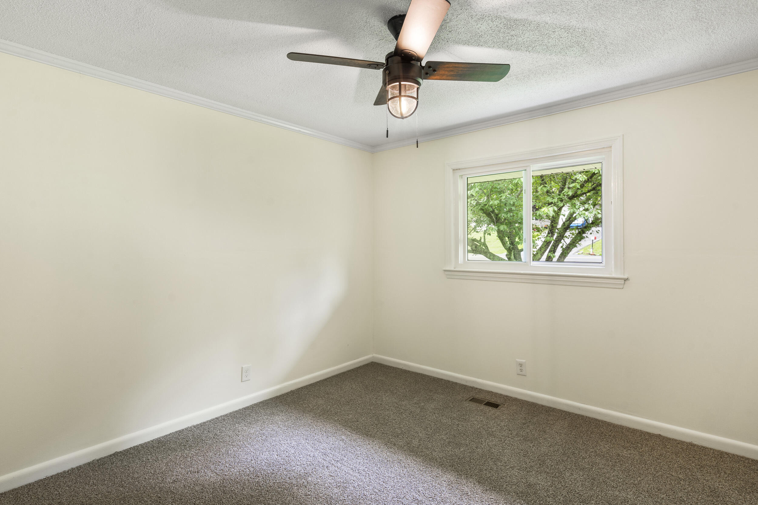 1331 Phils Drive Chattanooga, TN 37421 - Photo 17 of 37 36_dsc01517