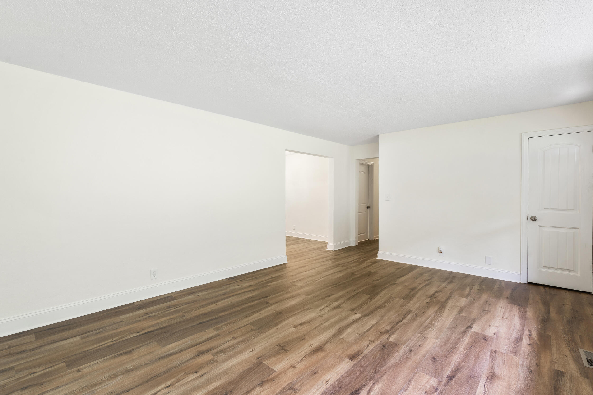 1331 Phils Drive Chattanooga, TN 37421 - Photo 8 of 37 21_dsc01402