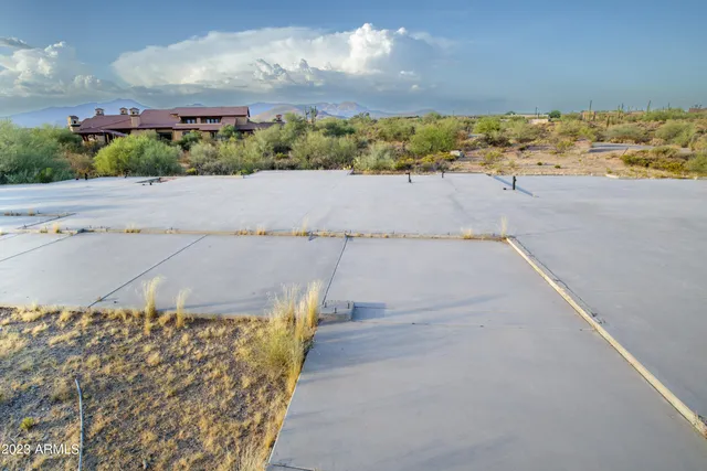 $595,000 | 36264 Sun Rock Drive, Unit 7, Carefree, AZ 85377