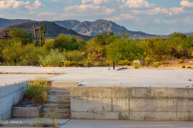 $595,000 | 36264 Sun Rock Drive, Unit 7, Carefree, AZ 85377