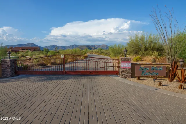 $595,000 | 36264 Sun Rock Drive, Unit 7, Carefree, AZ 85377