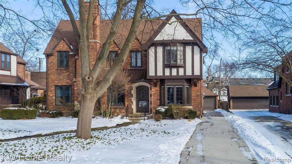 1146 Yorkshire Road Grosse Pointe Park, MI 48230 - Photo 2 of 39