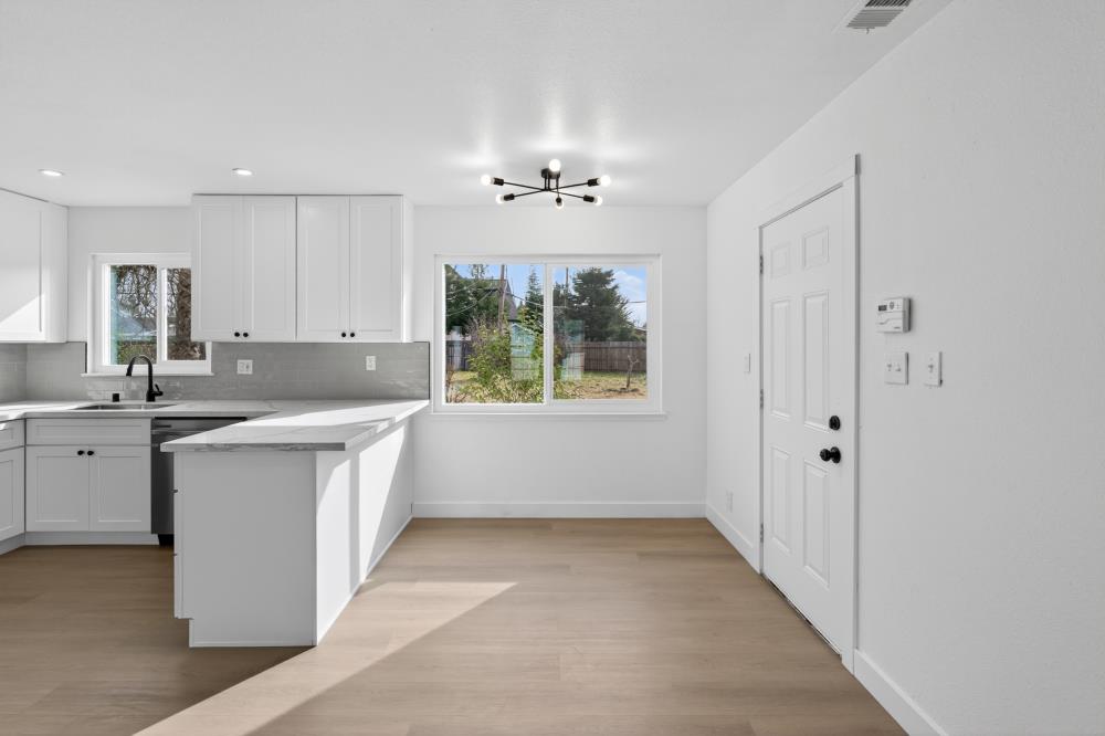 10604 Valley View Drive Rancho Cordova, CA 95670 - Photo 11 of 40