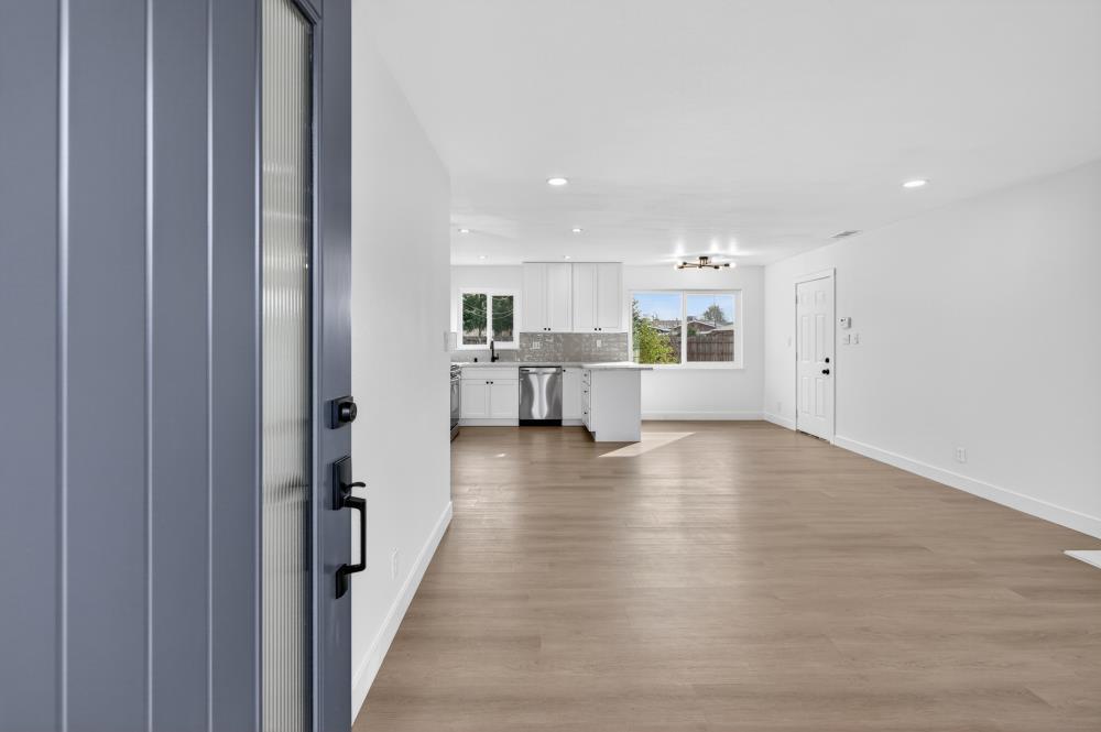 10604 Valley View Drive Rancho Cordova, CA 95670 - Photo 2 of 40