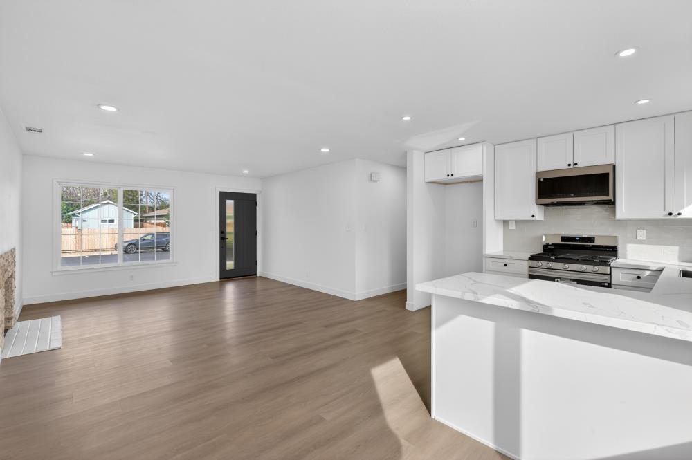 10604 Valley View Drive Rancho Cordova, CA 95670 - Photo 8 of 40