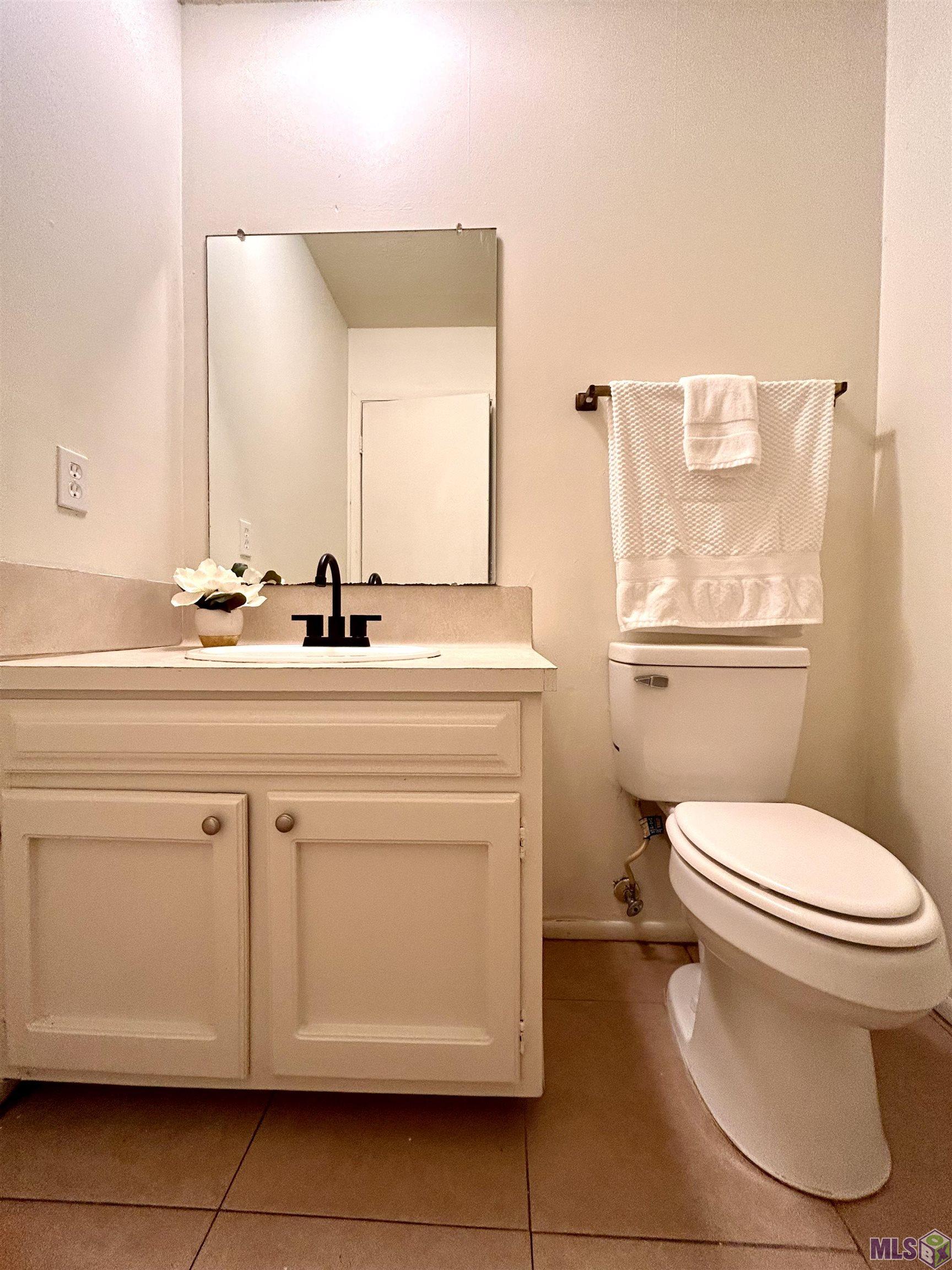4342 Rue De Belle Maison, Unit 8 Baton Rouge, LA 70809 - Photo 11 of 36 Full Bath