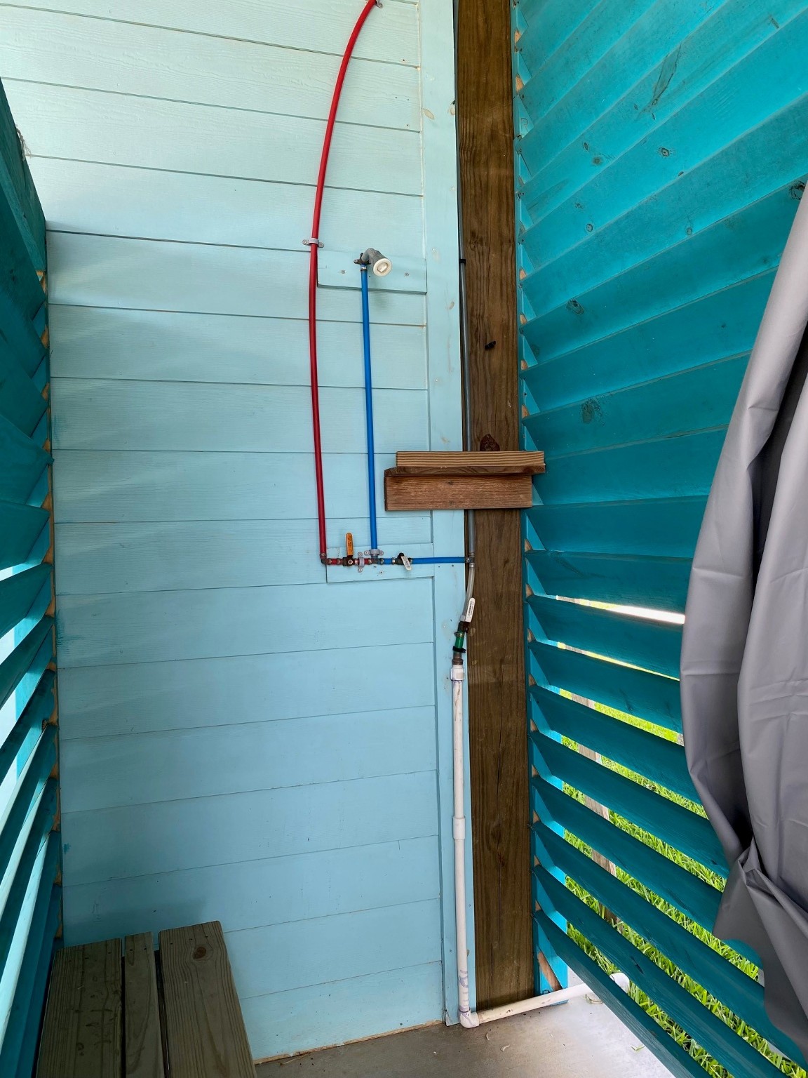 106 Pompano Lane Surfside Beach, TX 77541 - Photo 31 of 39 Outside 4'x5' Shower