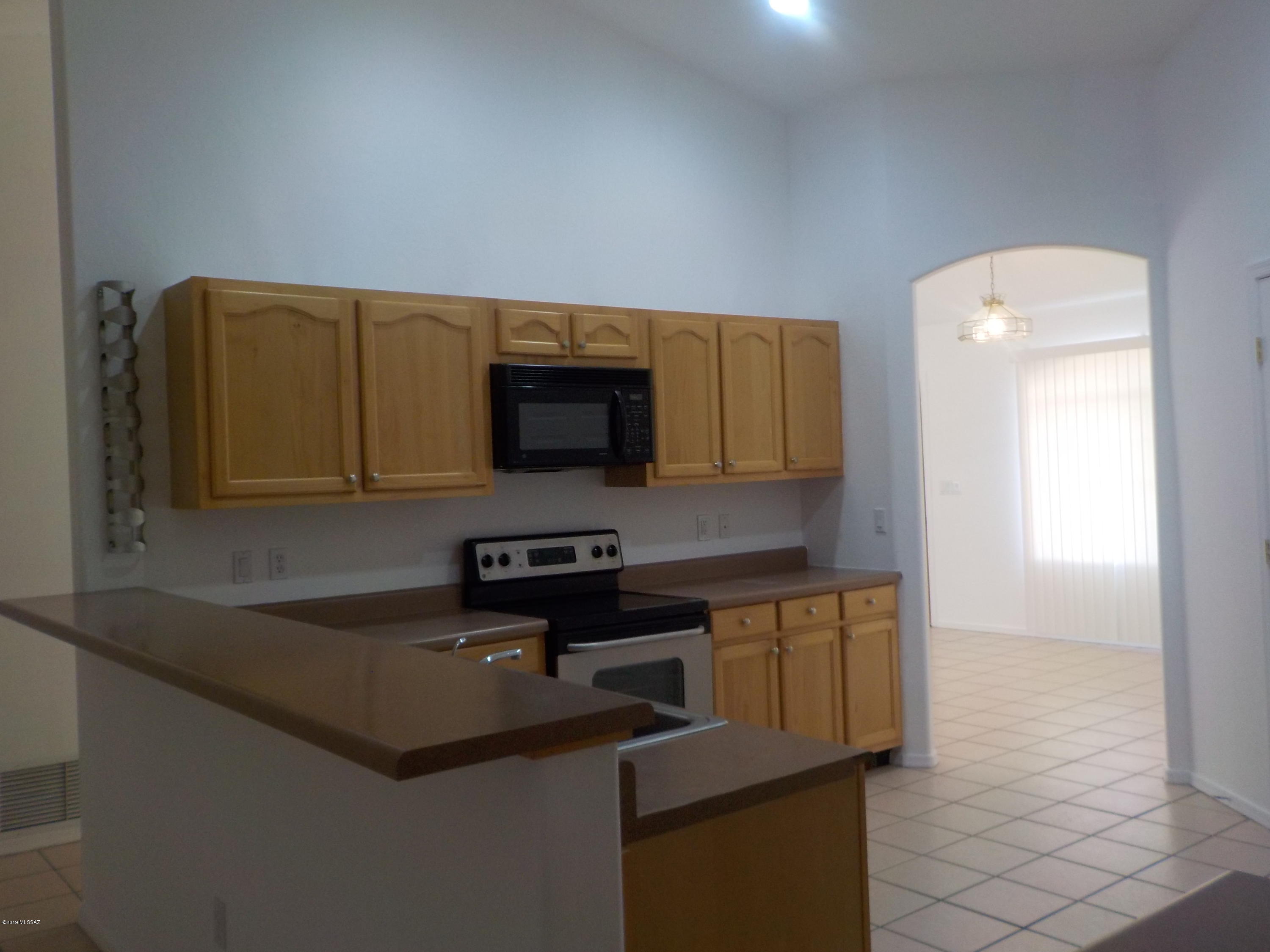 985 Calle Tamaulipas Rio Rico, AZ 85648 - Photo 4 of 15 Gallery Image 4