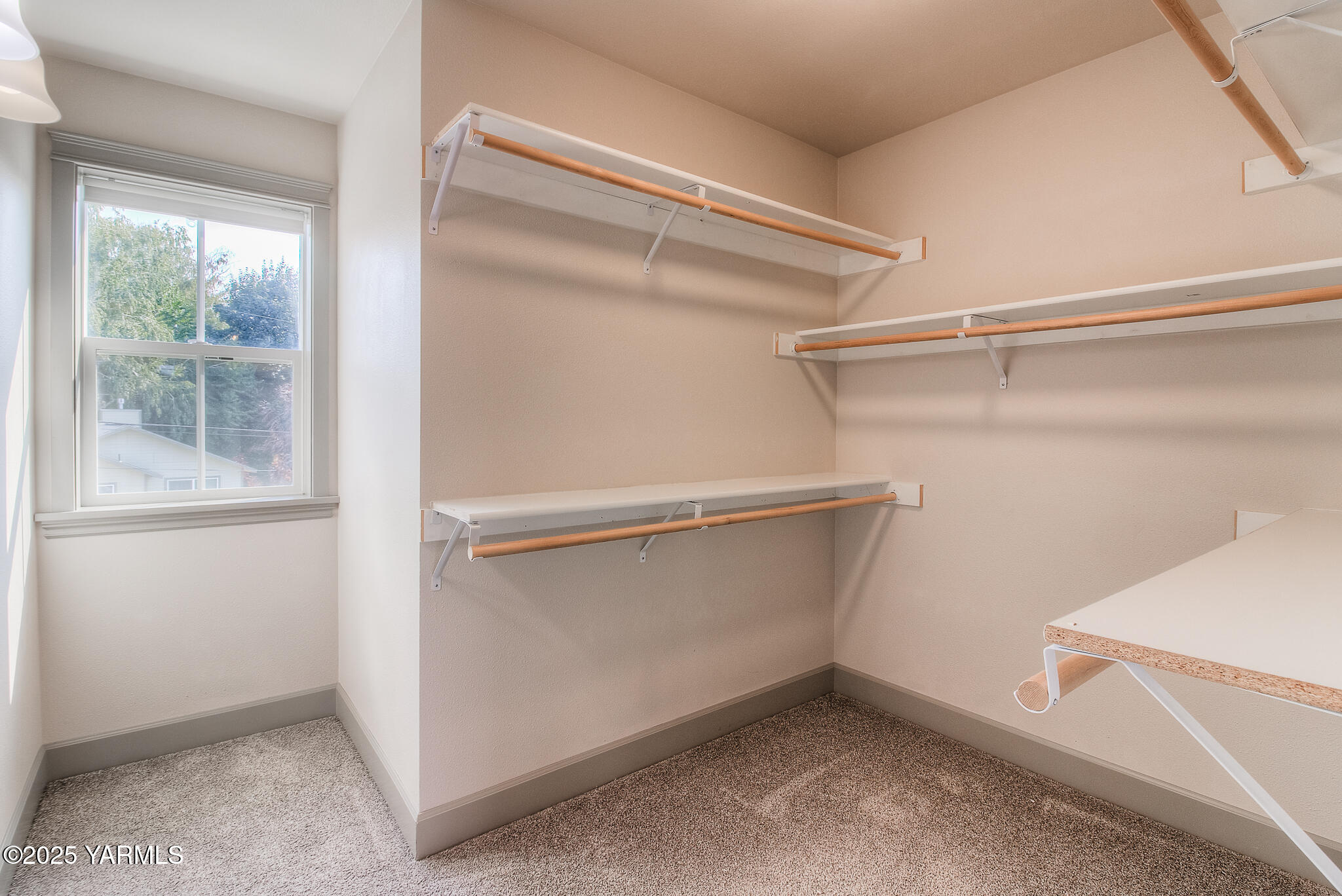 221 4th Avenue Zillah, WA 98953 - Photo 21 of 32 a view of an empty walk in closet