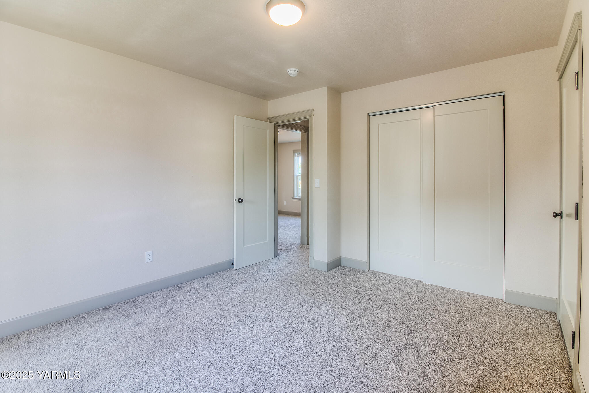 221 4th Avenue Zillah, WA 98953 - Photo 24 of 32 a view of an empty room