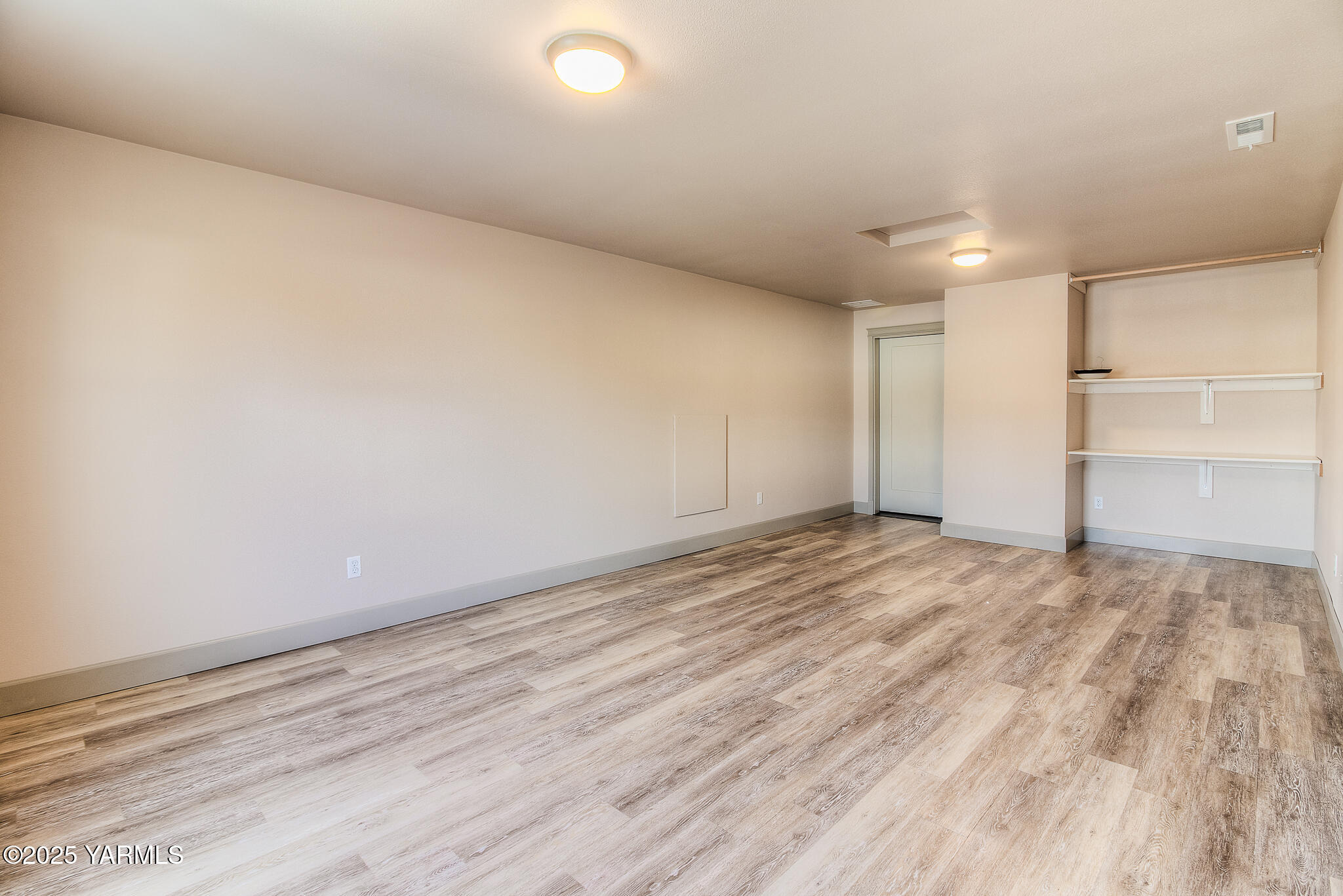 221 4th Avenue Zillah, WA 98953 - Photo 26 of 32 a view of empty room