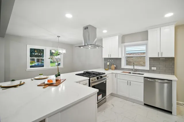 $599,000 | 8915 Laramie Avenue, Skokie, IL 60077