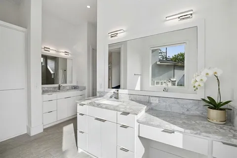 $2,200,000 | 11123 West Ricks Circle, Dallas, TX 75230